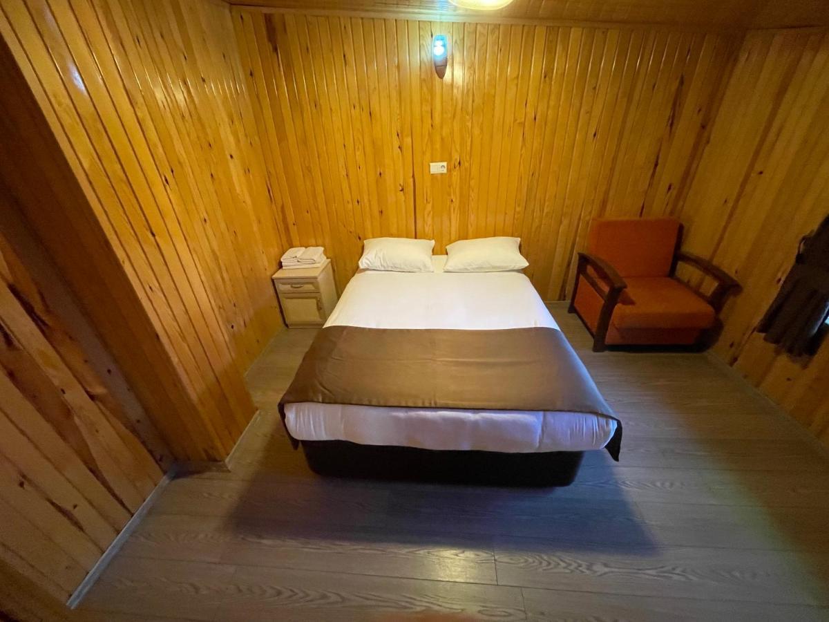 Ozkan Otel Hồ Uzungöl Ngoại thất bức ảnh