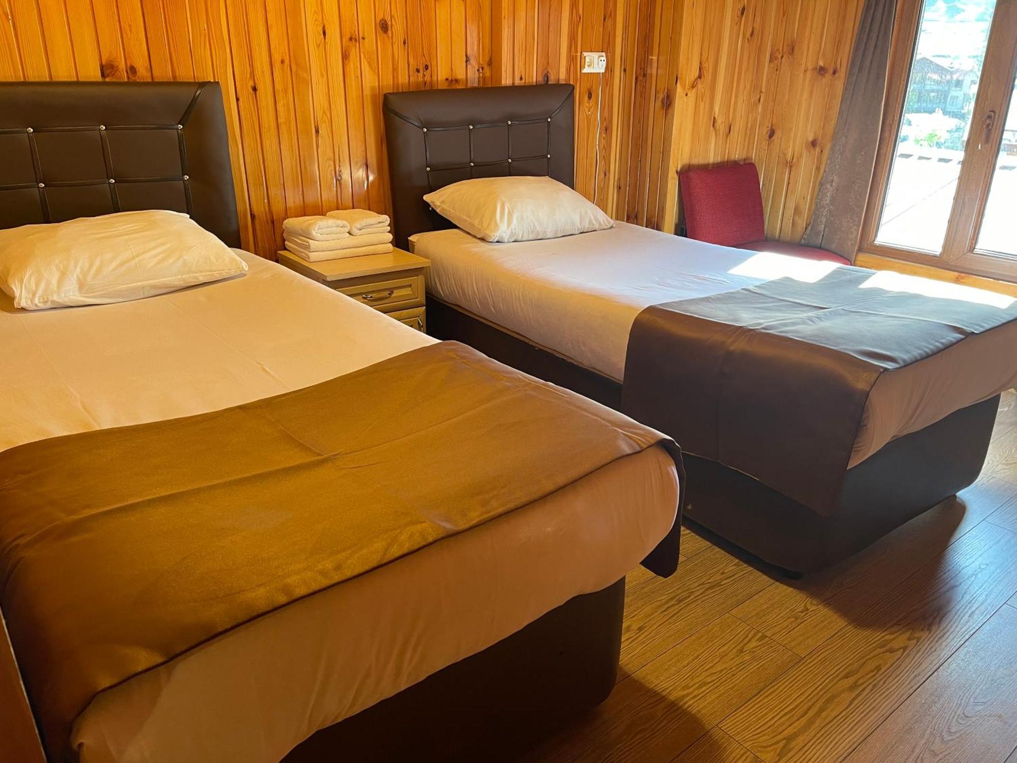 Ozkan Otel Hồ Uzungöl Ngoại thất bức ảnh