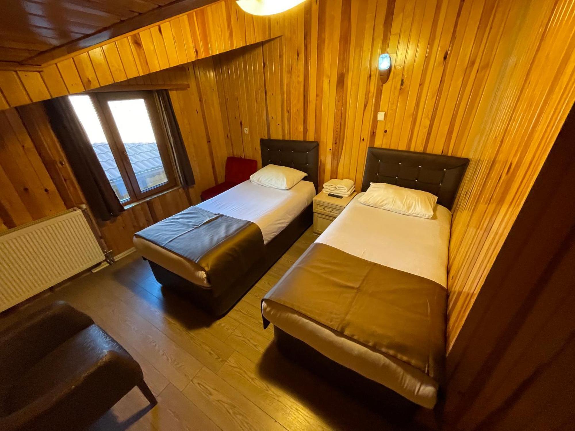 Ozkan Otel Hồ Uzungöl Ngoại thất bức ảnh