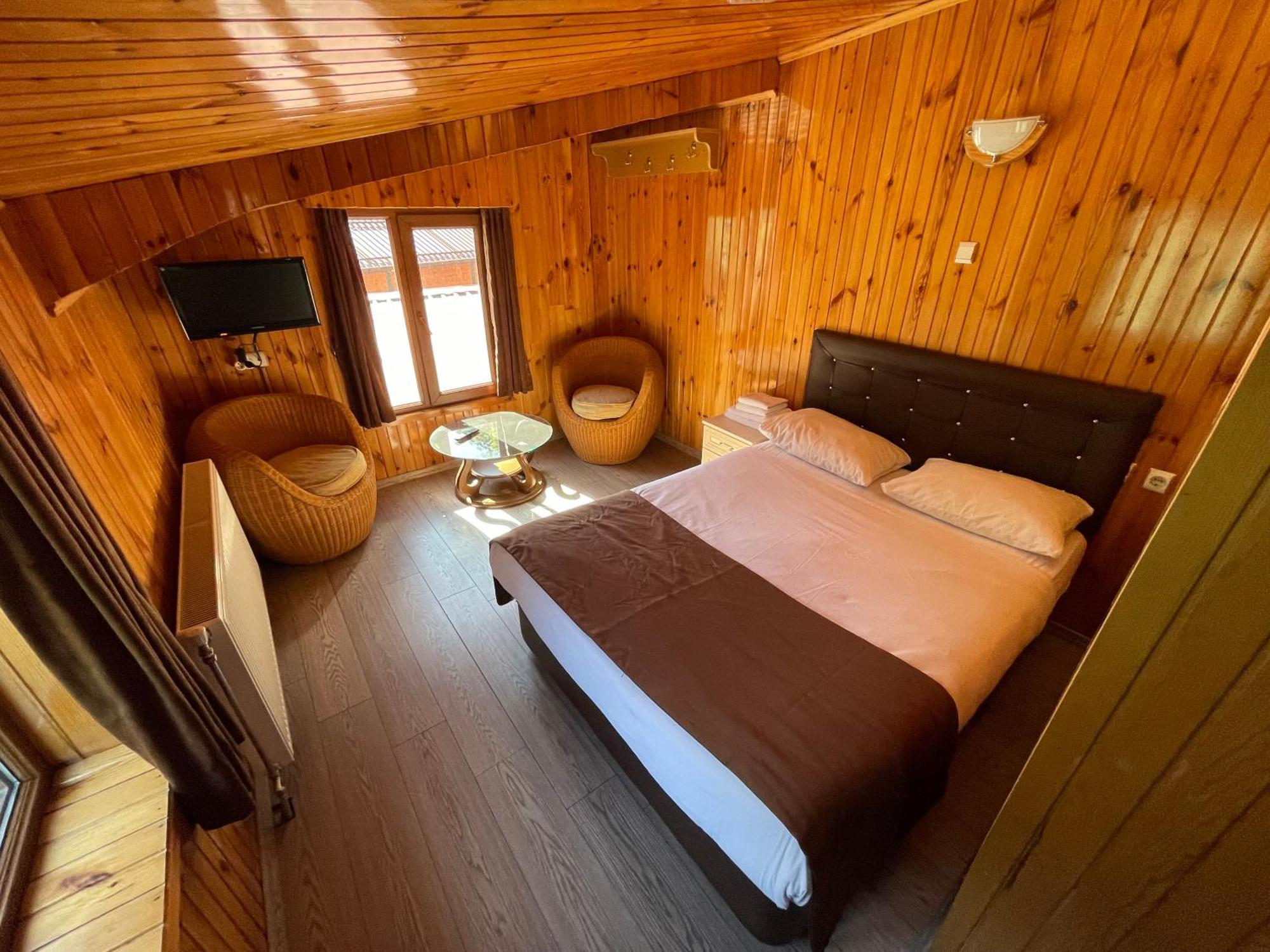 Ozkan Otel Hồ Uzungöl Ngoại thất bức ảnh