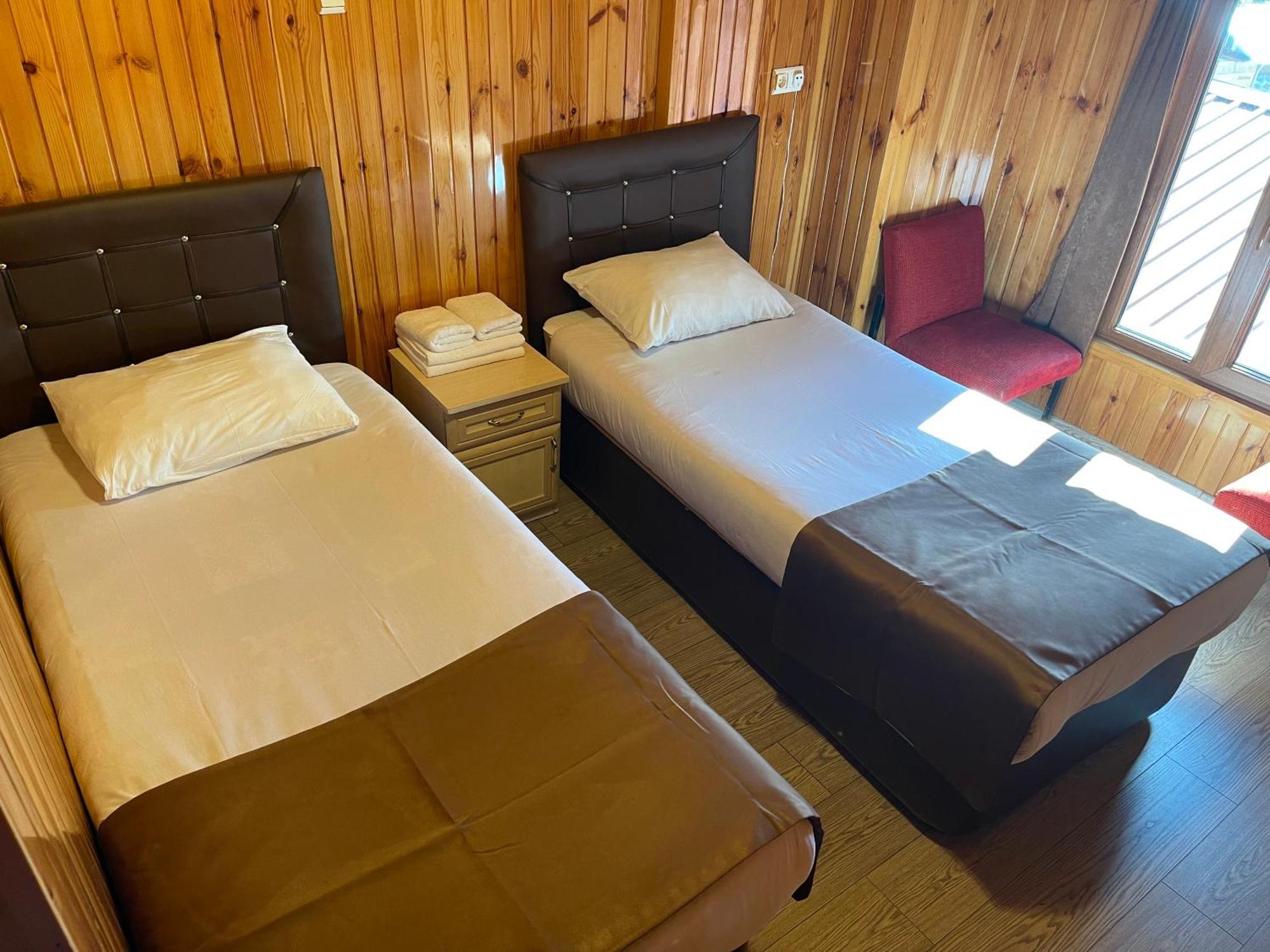 Ozkan Otel Hồ Uzungöl Ngoại thất bức ảnh