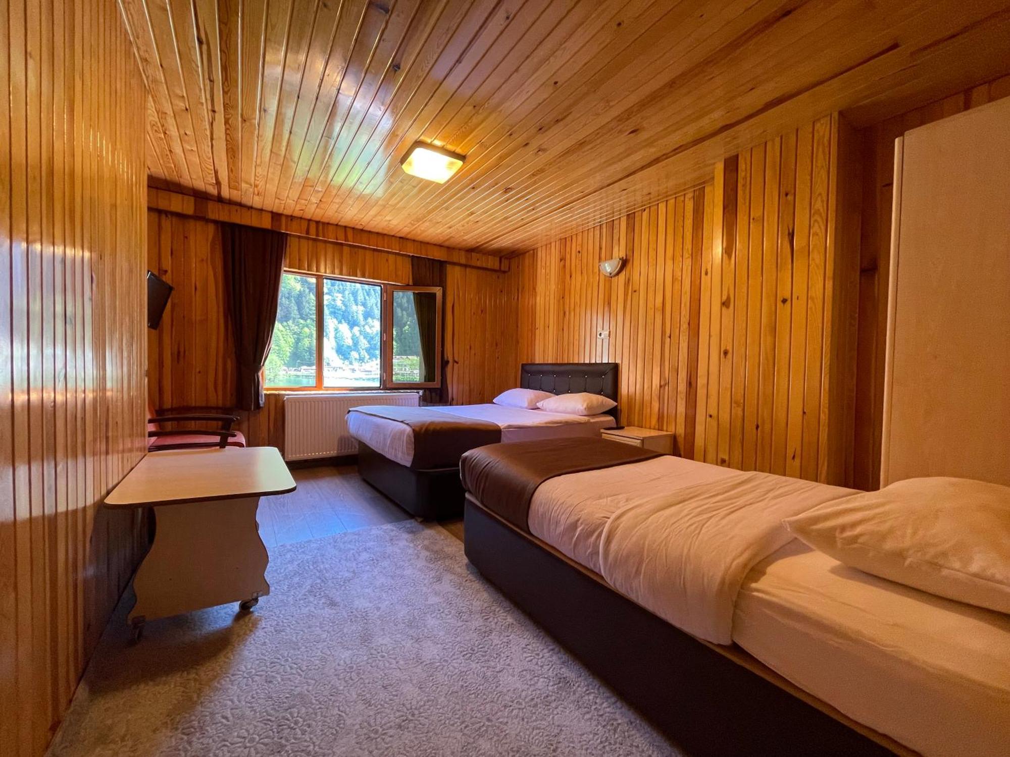 Ozkan Otel Hồ Uzungöl Ngoại thất bức ảnh