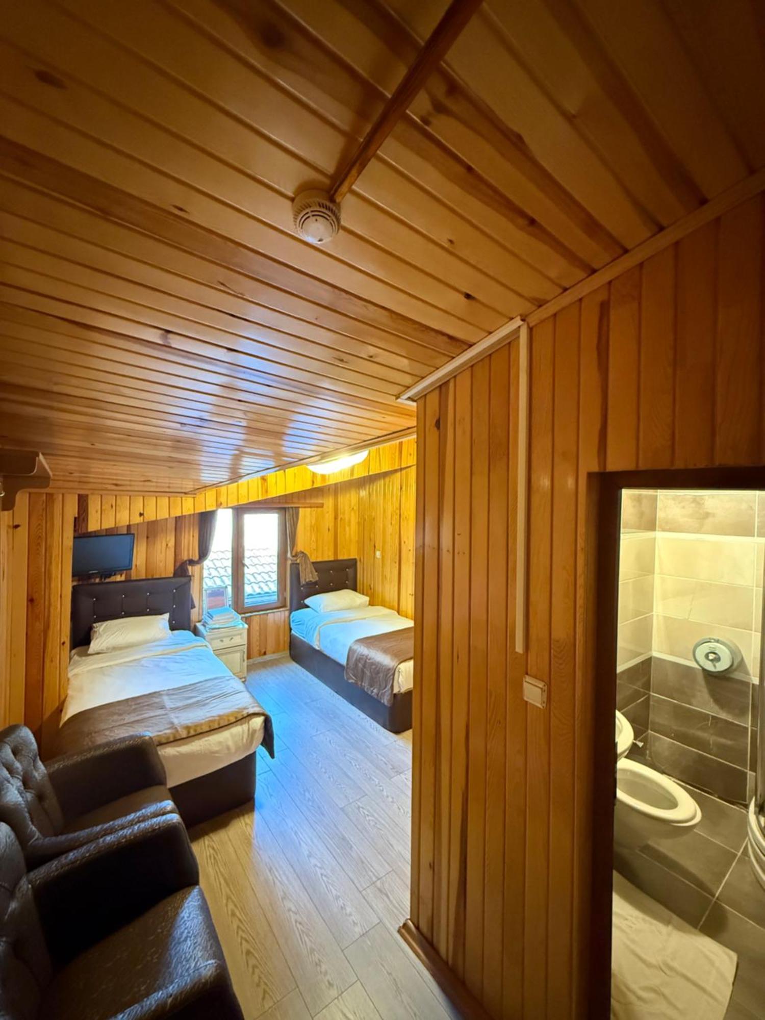 Ozkan Otel Hồ Uzungöl Ngoại thất bức ảnh